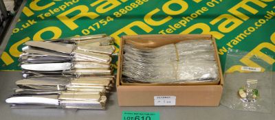Stainless steel large table spoons - 100 per Box, 67x Stainless steel large table knives,