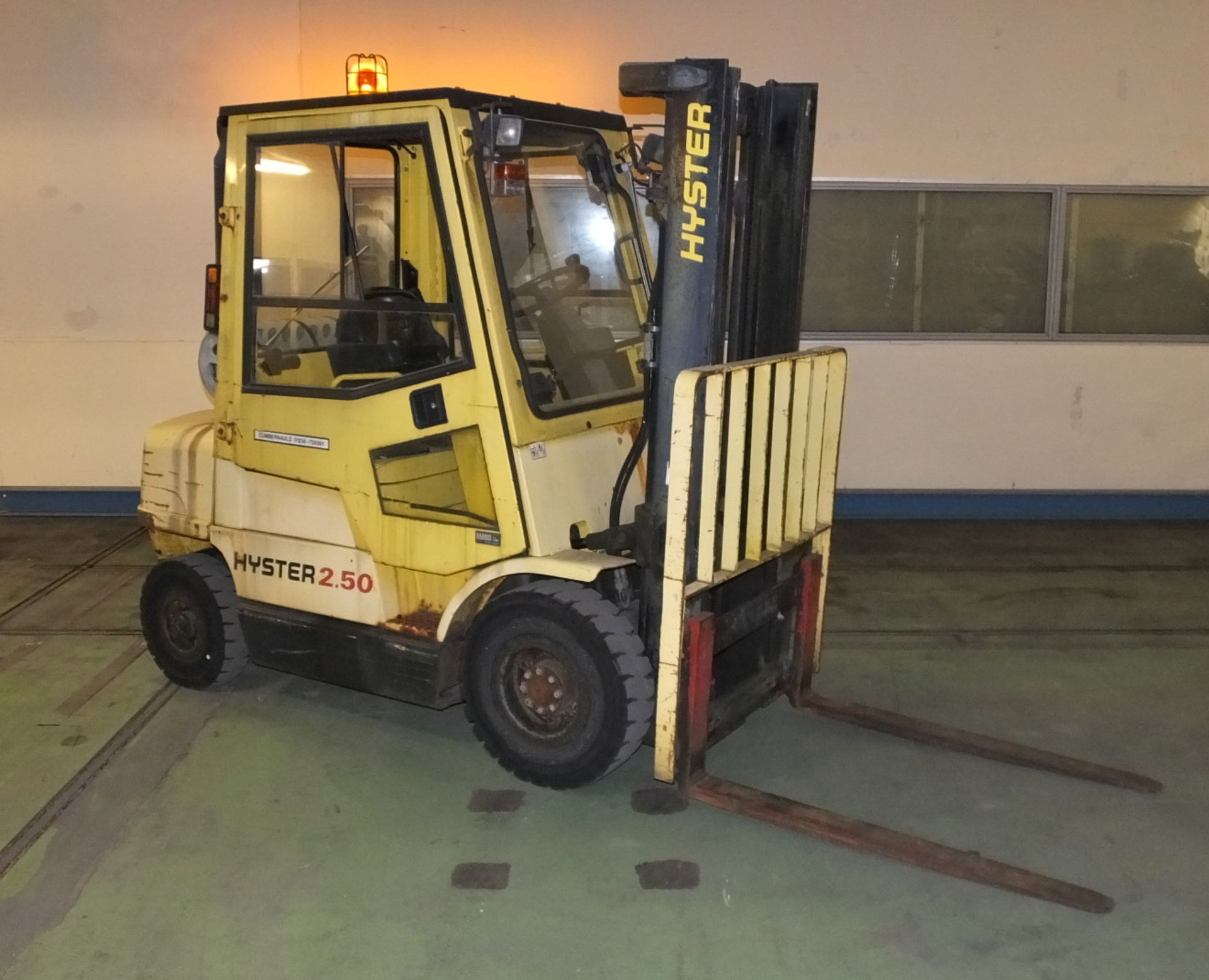 Gas Powered Counterbalance forklift - Hyster H2.50XM - 1999 - SWL 250 - New LOLER Certificate