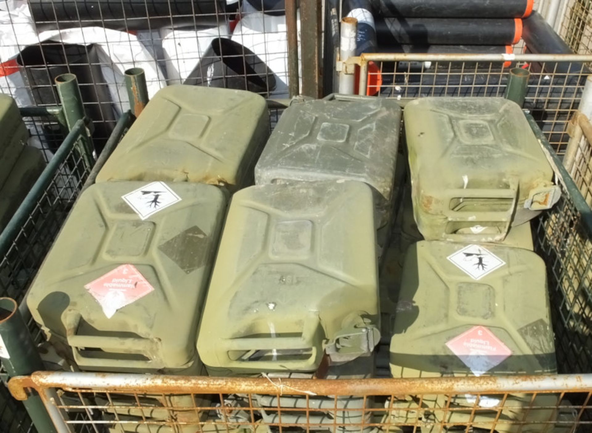 29x 20 LTR Ex-Mod jerry cans