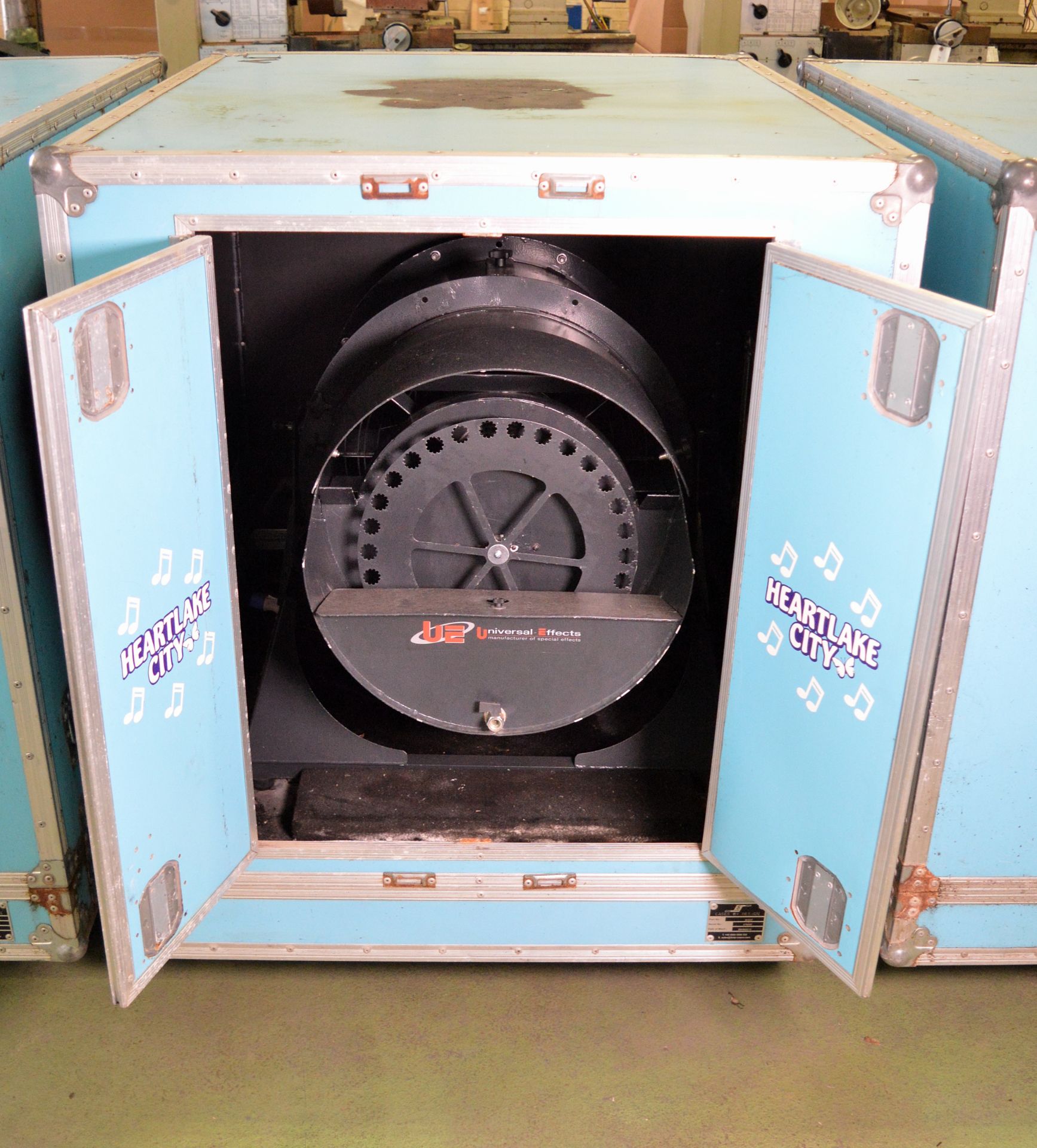 Uni-Effects Bubble Blowing Unit in transit case L 910mm x W 1080mm x H 1170mm - Image 2 of 3