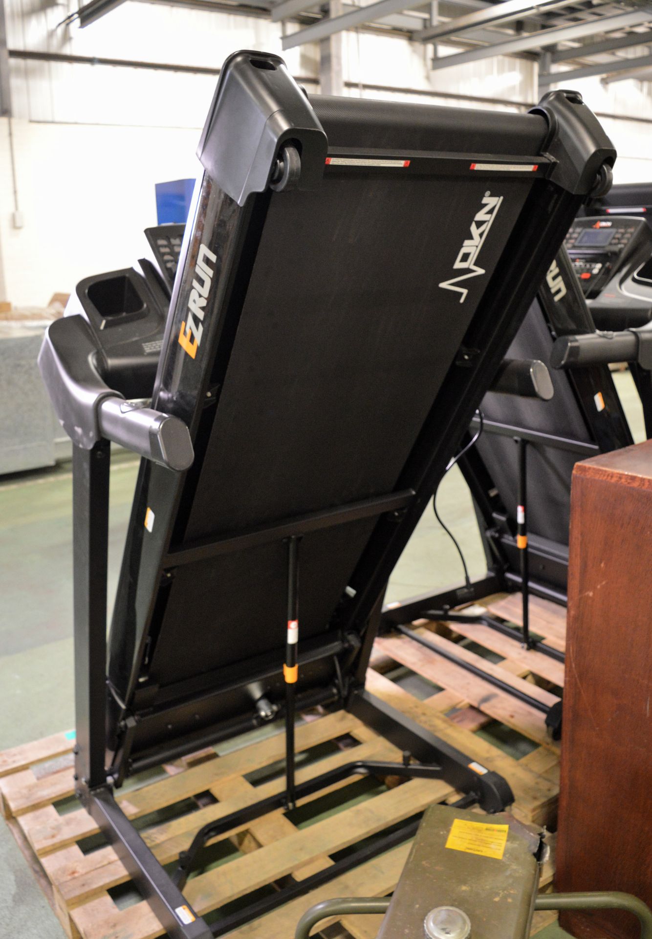 DKN EZ Run treadmill 240V - Image 4 of 4