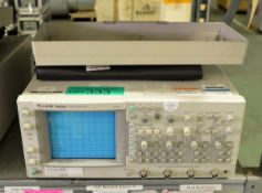 Fluke PM3092 oscilloscope 200Mhz - AS SPARES OR REPAIRS