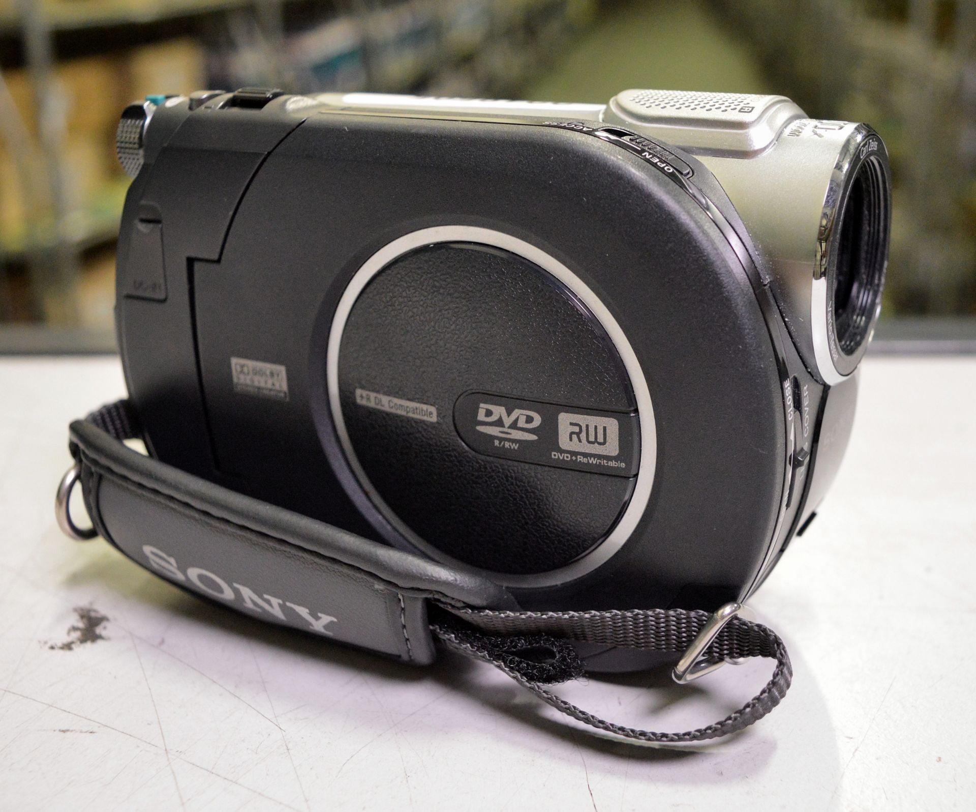 Sony DCR-DVD106E Camcorder + Case - Image 3 of 5