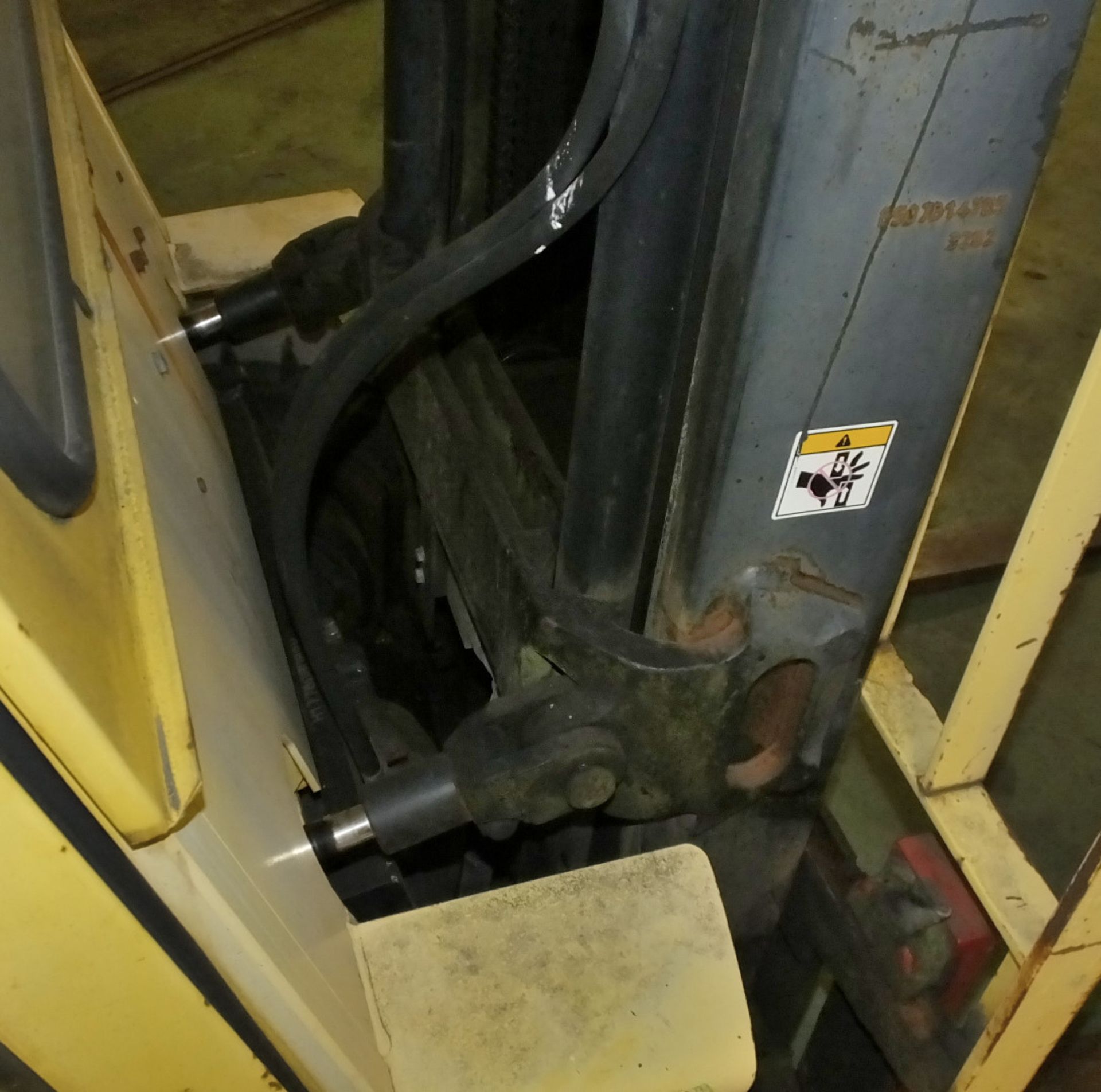 Gas Powered Counterbalance forklift - Hyster H2.50XM - 1999 - SWL 250 - New LOLER Certificate - Image 13 of 23