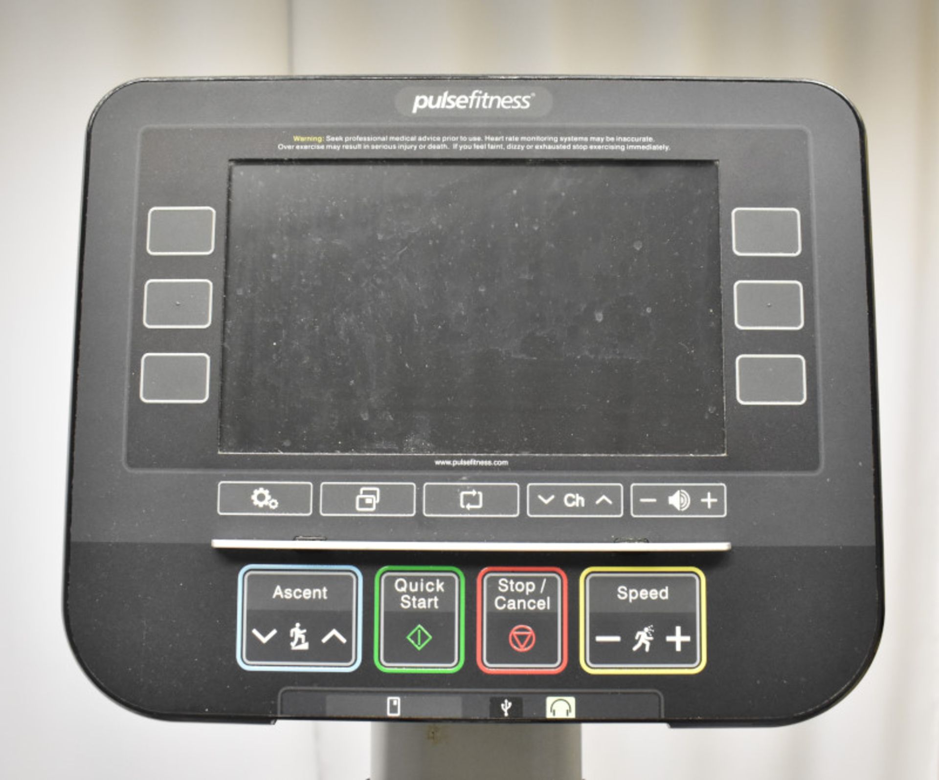 Pulse Fitness Run 260G Treadmill. 10.1" Self powered Screen - Image 4 of 16