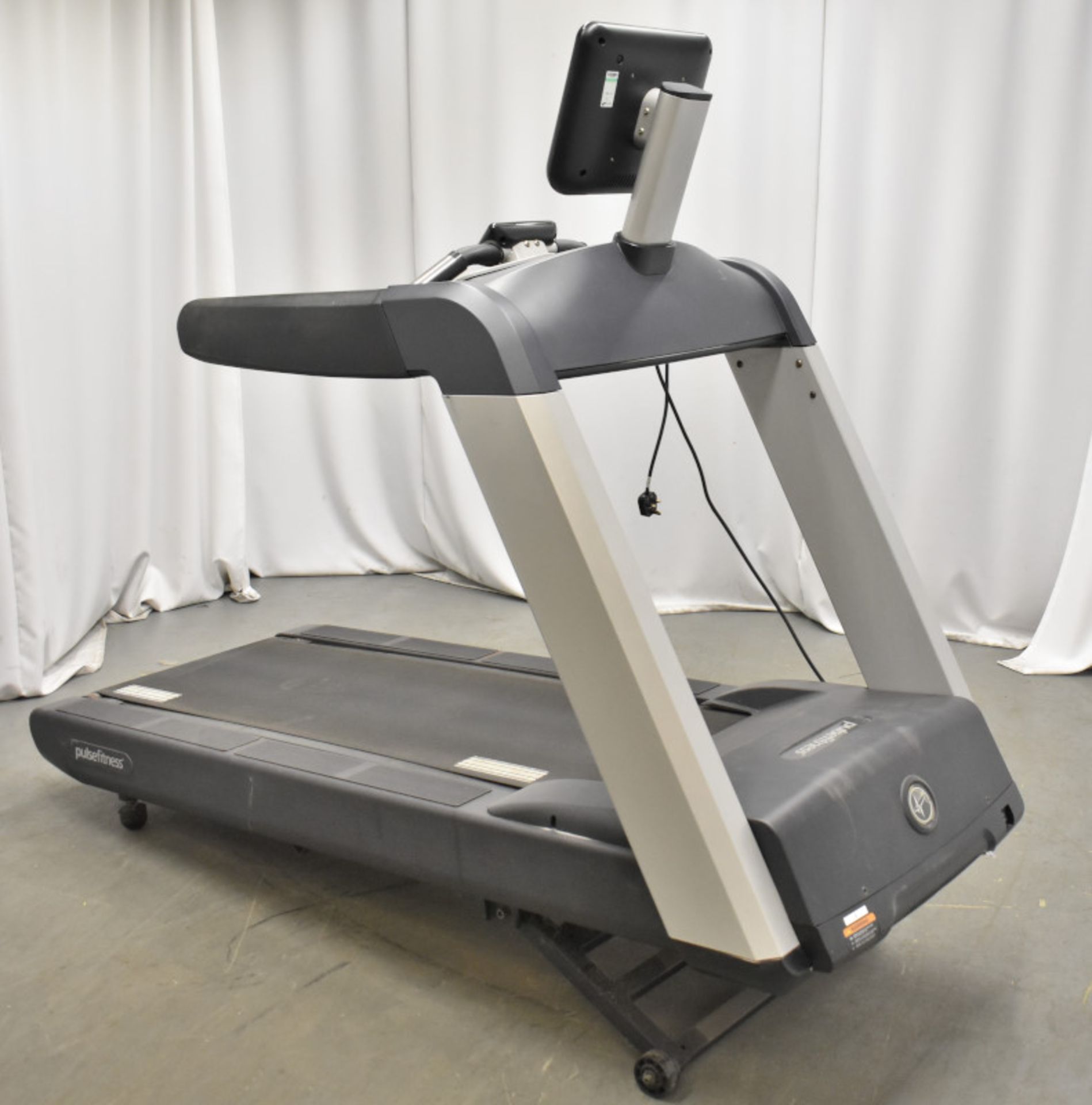 Pulse Fitness Run 260G Treadmill - Image 7 of 14