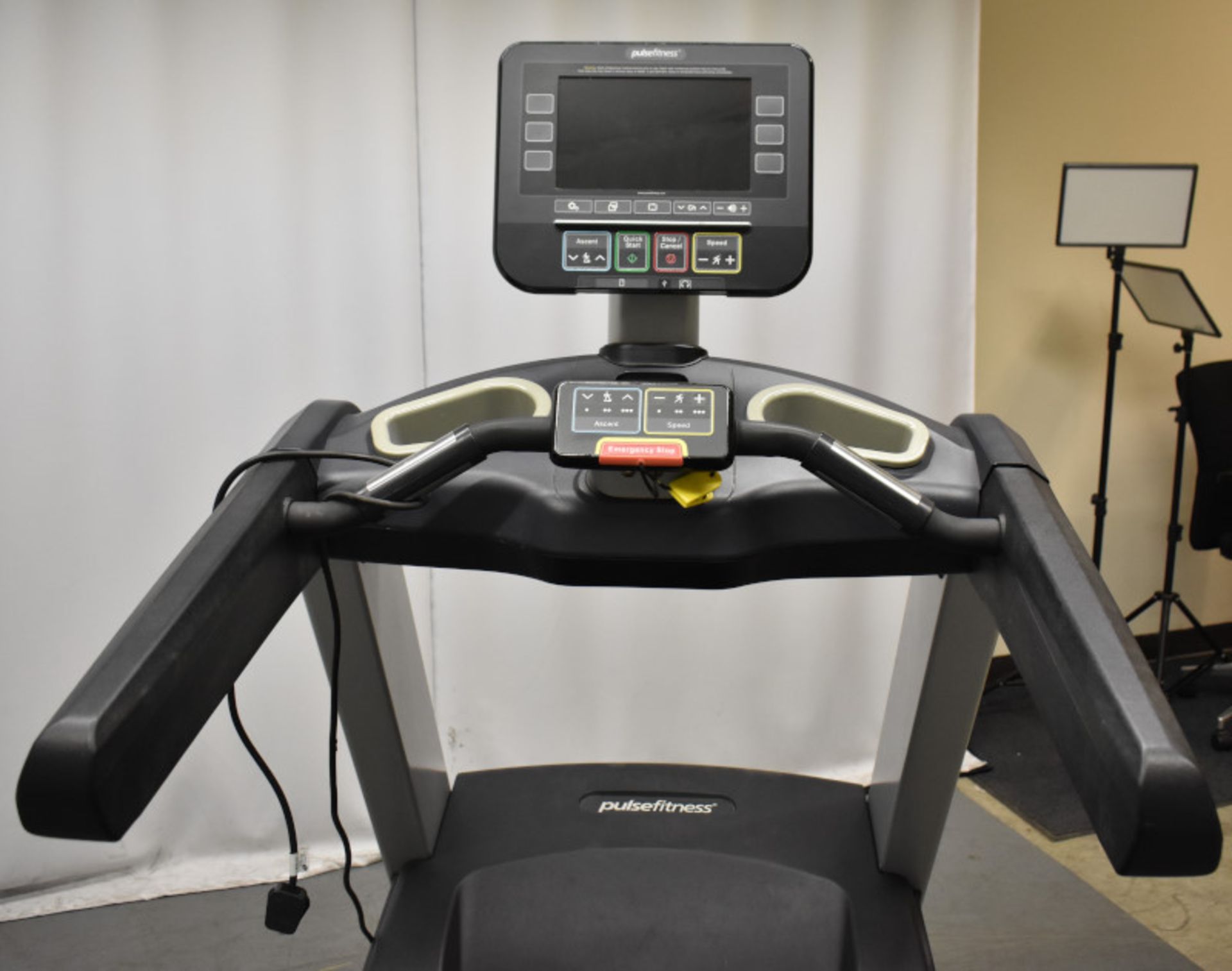 Pulse Fitness Run 260G Treadmill - Image 3 of 14