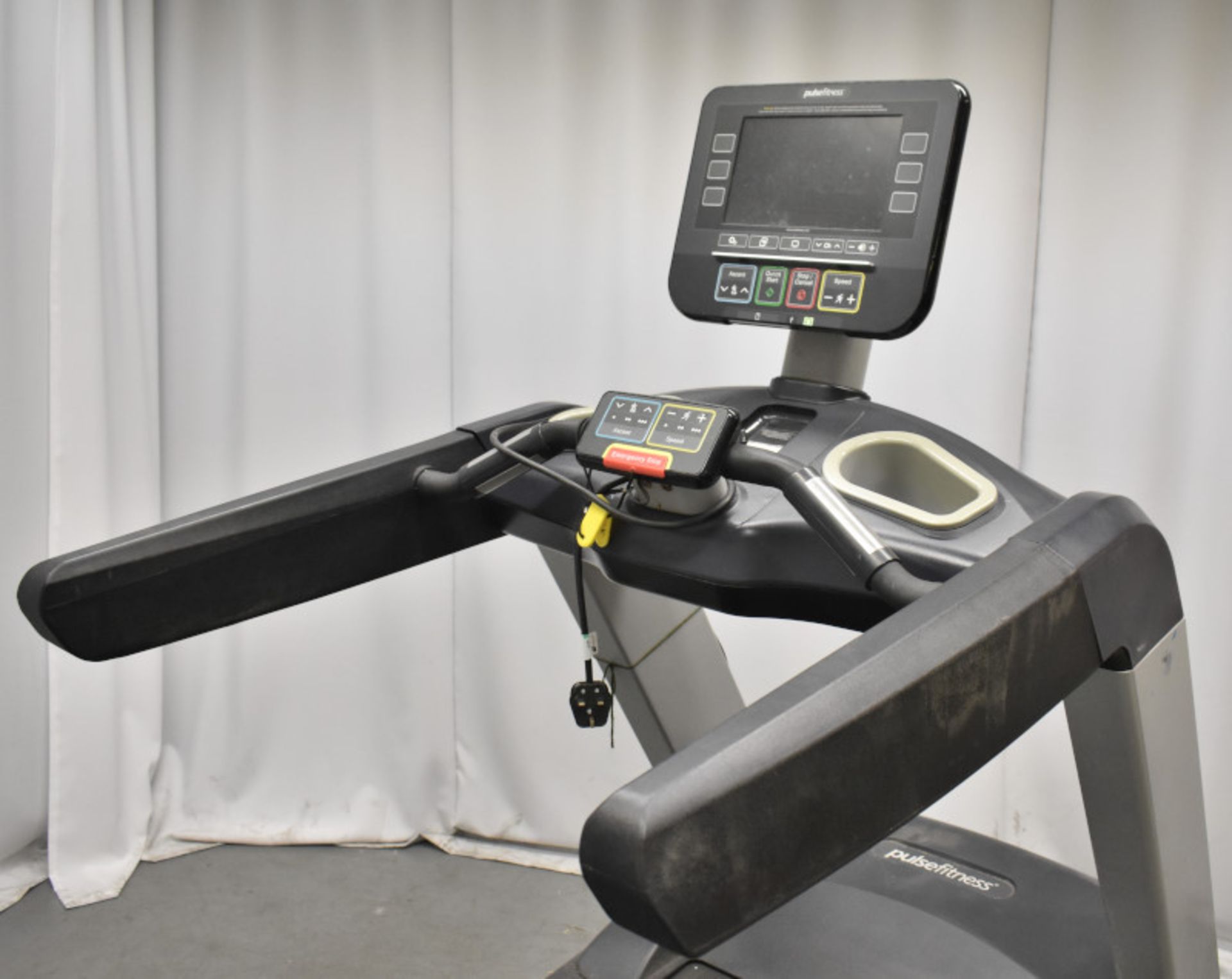 Pulse Fitness Run 260G Treadmill. 10.1" Self powered Screen - Image 2 of 16