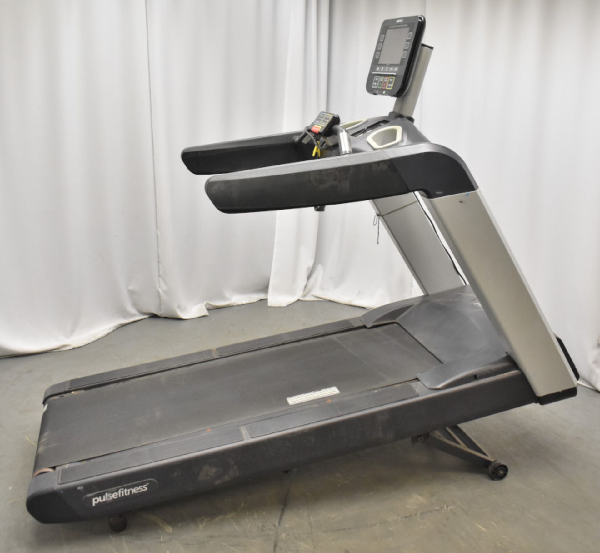 Pulse Fitness Run 260G Treadmill. 10.1" Self powered Screen