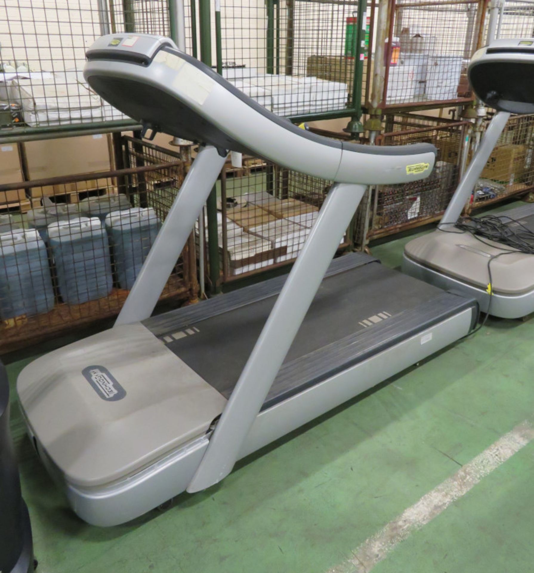 TechnoGym RunNow700 Treadmill L 2300mm x W 1000mm x H1570mm - Image 3 of 5