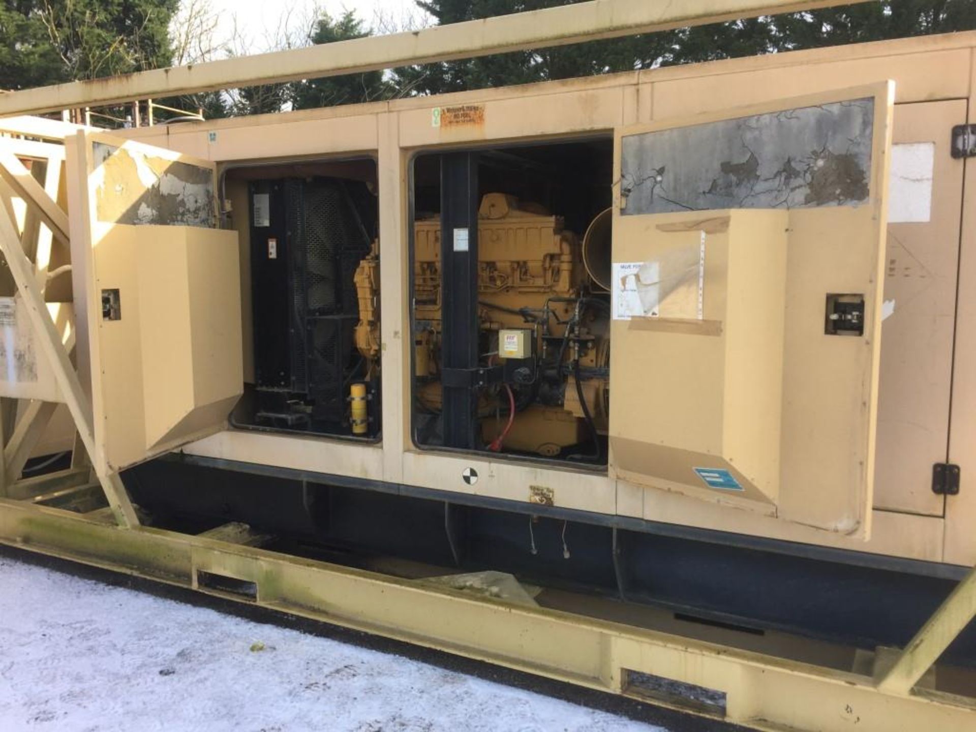 Cat Generator (1) Model No 350, 320Kva, Starts & Runs