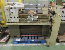 Harrison M300 Lathe L 1600mm x W 900mm x H 1270mm - no tooling or accessories