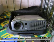 Epson Optoma EP745 DMD Projector with case