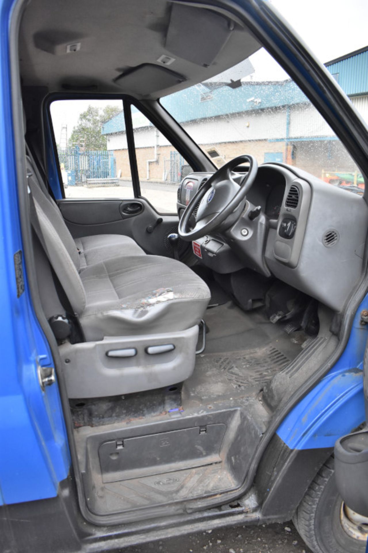 Ford Transit Van - MF54 0LX - 350 LWB - 2-axle rigid body - 3500kg gross - 2402CC - 3 seat - Image 15 of 37