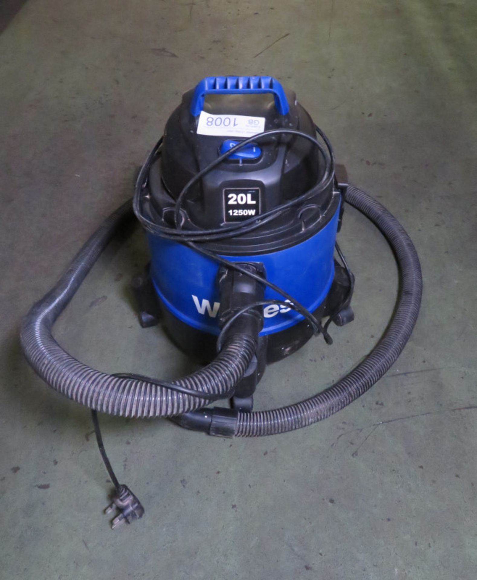 Wickes 20L 1250W model 215735 vacuum cleaner