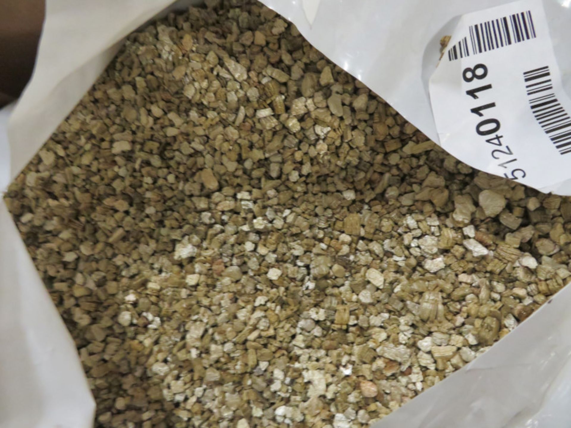 Box of Vermiculite Granular Packing material - Image 3 of 3