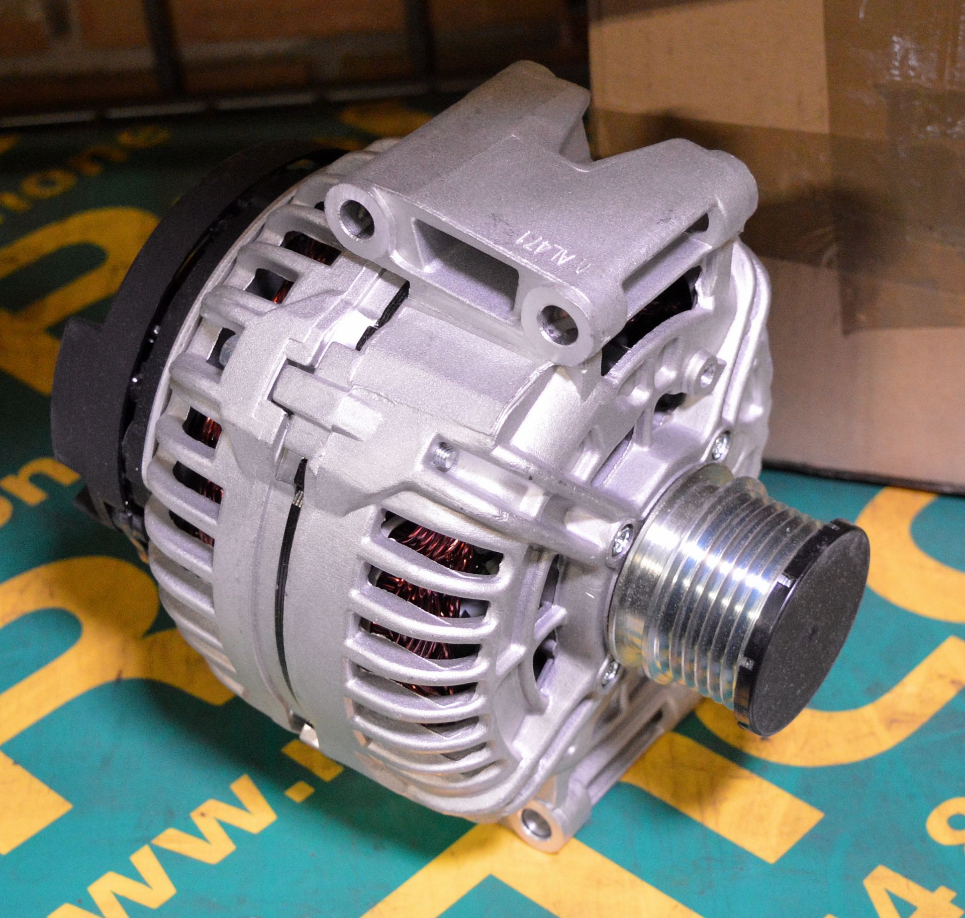 Multipart VXA1089 alternator - Image 2 of 2