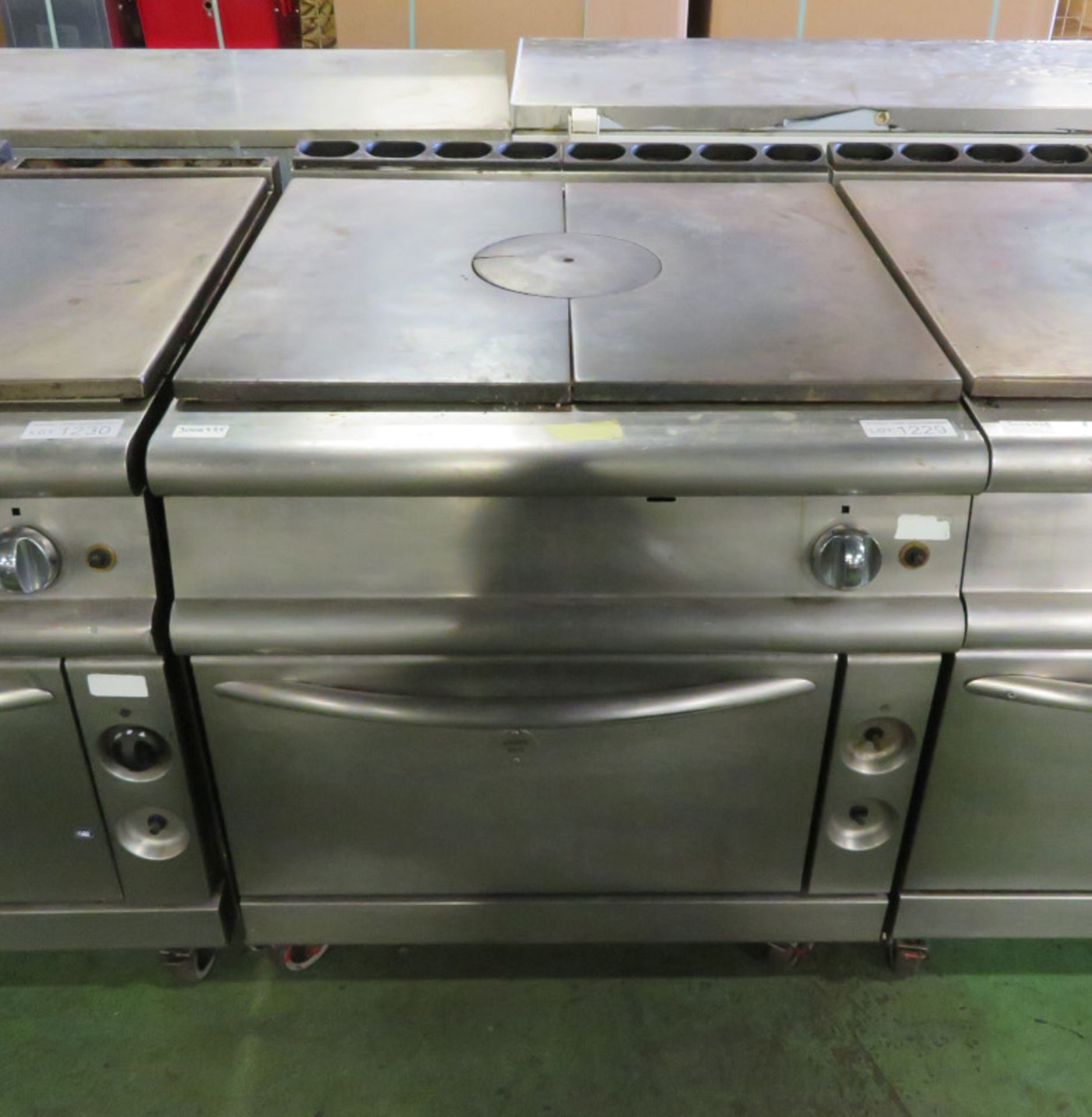 Gas Flat Top Stove And Oven L 930mm x W 800mm x H 900mm