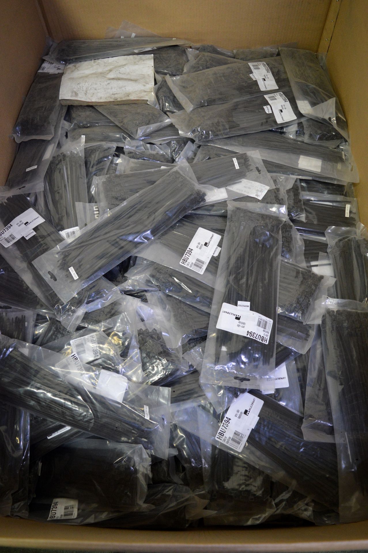 Cable ties - 100 per pack - approx 196 packs - Image 2 of 4