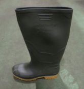 2 pairs of wellington boots - size 7