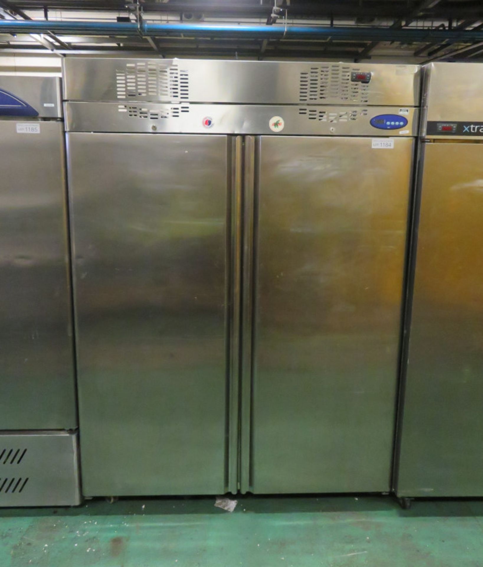 Williams LZ32 R1 2 Door Fridge/Freezer L 1400mm x W 700mm x H 1900mm