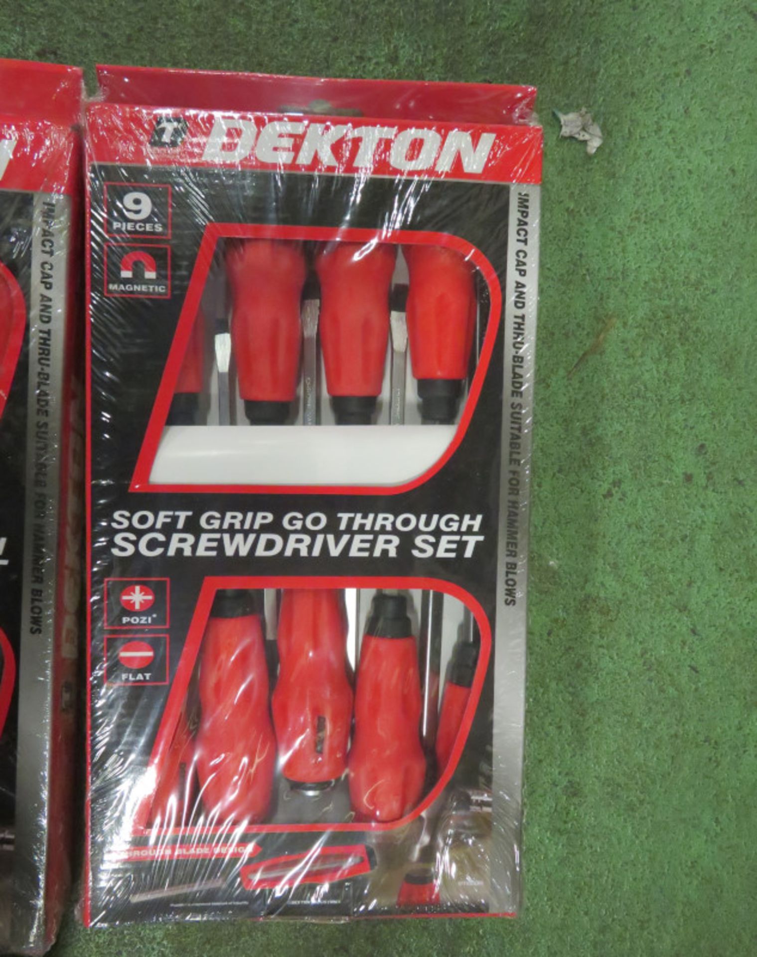 2x Dekton 9pc Soft Grip Go Through Screwdriver Sets - Image 2 of 2