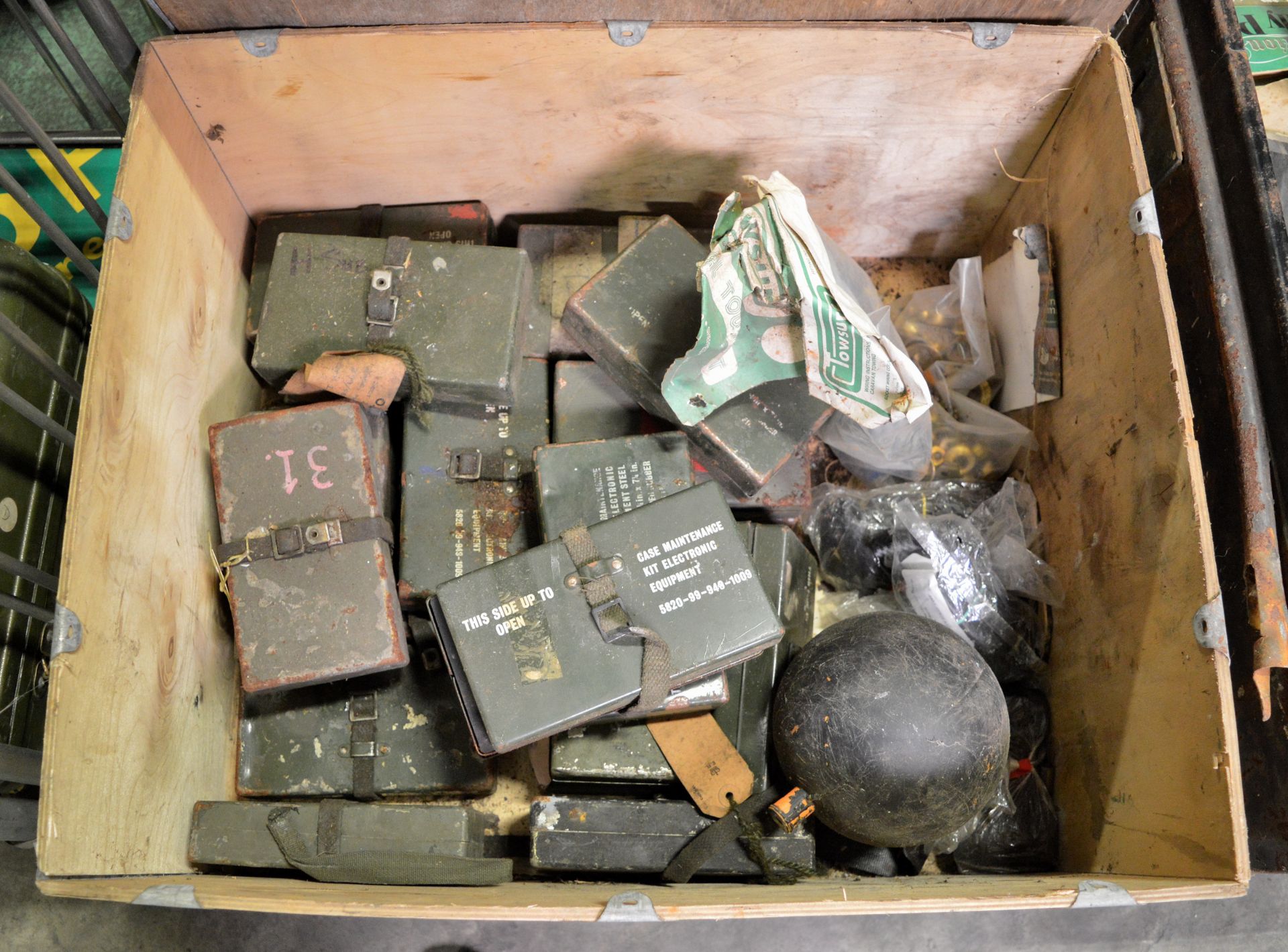 Steel cases for electronics, bunk safety straps, and various bulbs - approx 1200 - Image 4 of 7