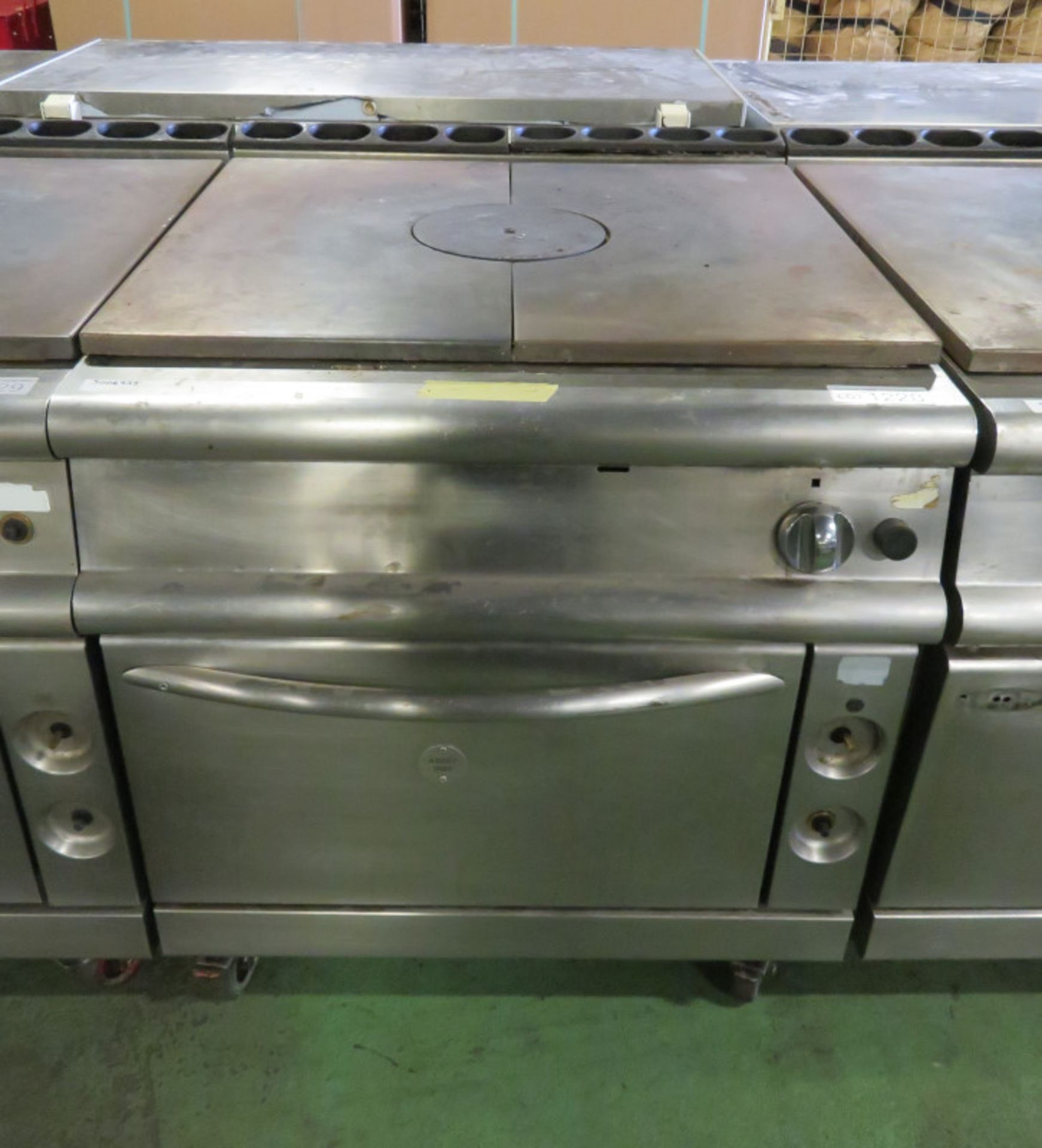 Gas Flat Top Stove And Oven L 930mm x W 800mm x H 900mm