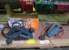 2x Black & Decker sanders