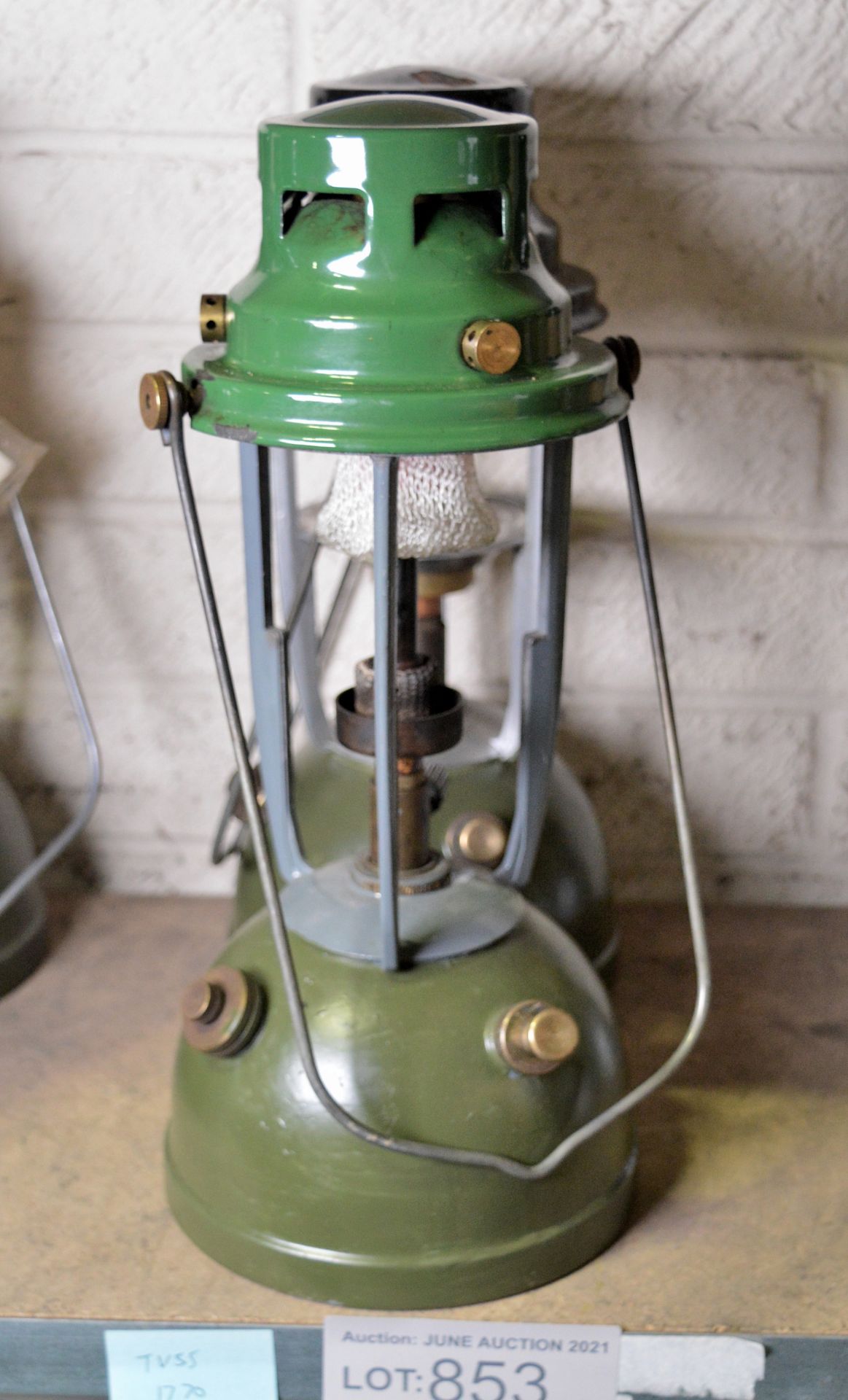 2x Kerosine tilley lamps - 1x green base, black top - 1x green base, green top - Image 2 of 2