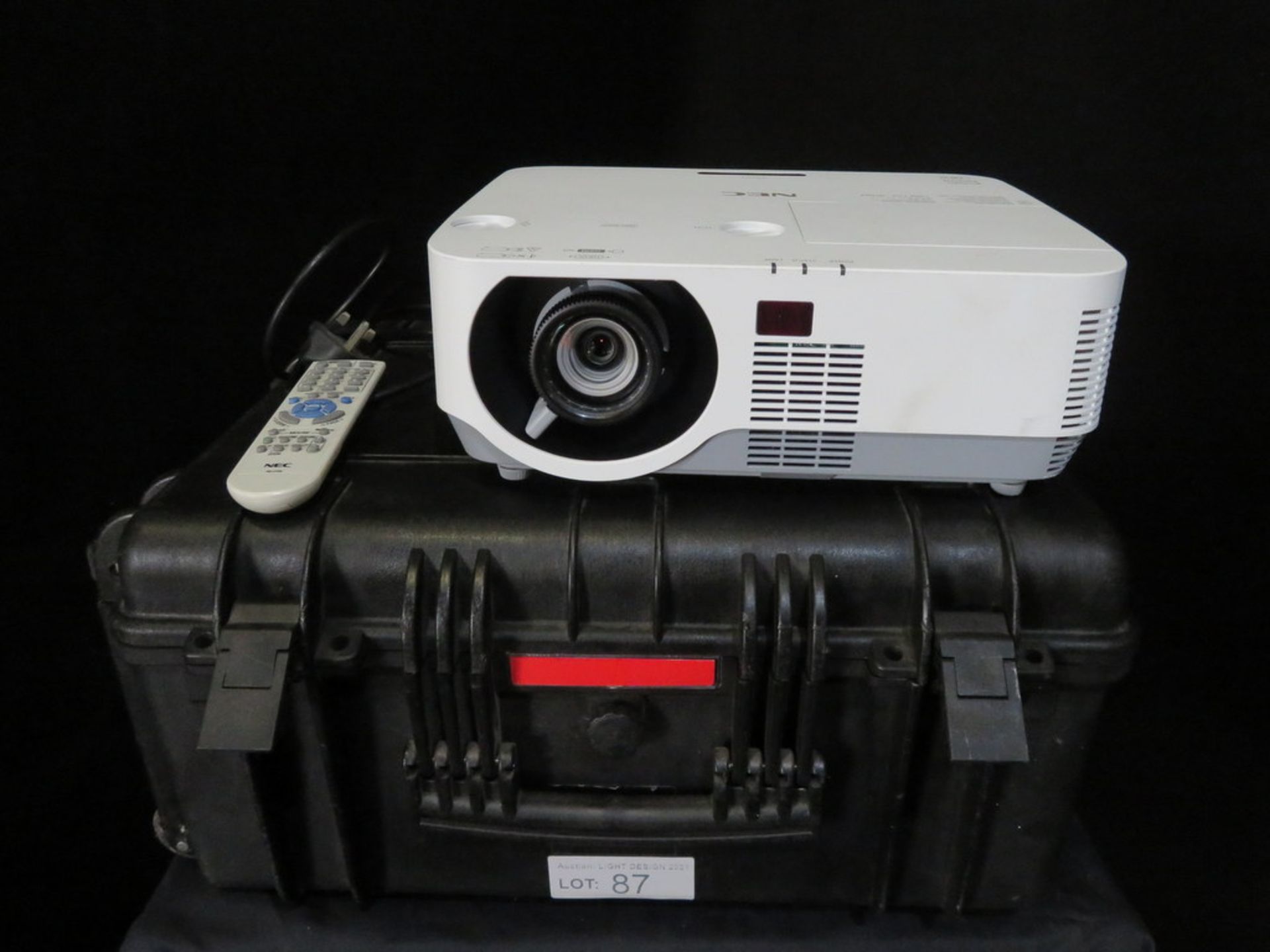 NEC DLP P502H Projector with Peli type case. Lamp type NP39LP