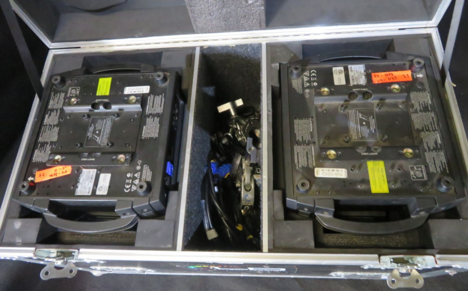 2x Martin Rush MH3 beam in twin flightcase - Image 8 of 9