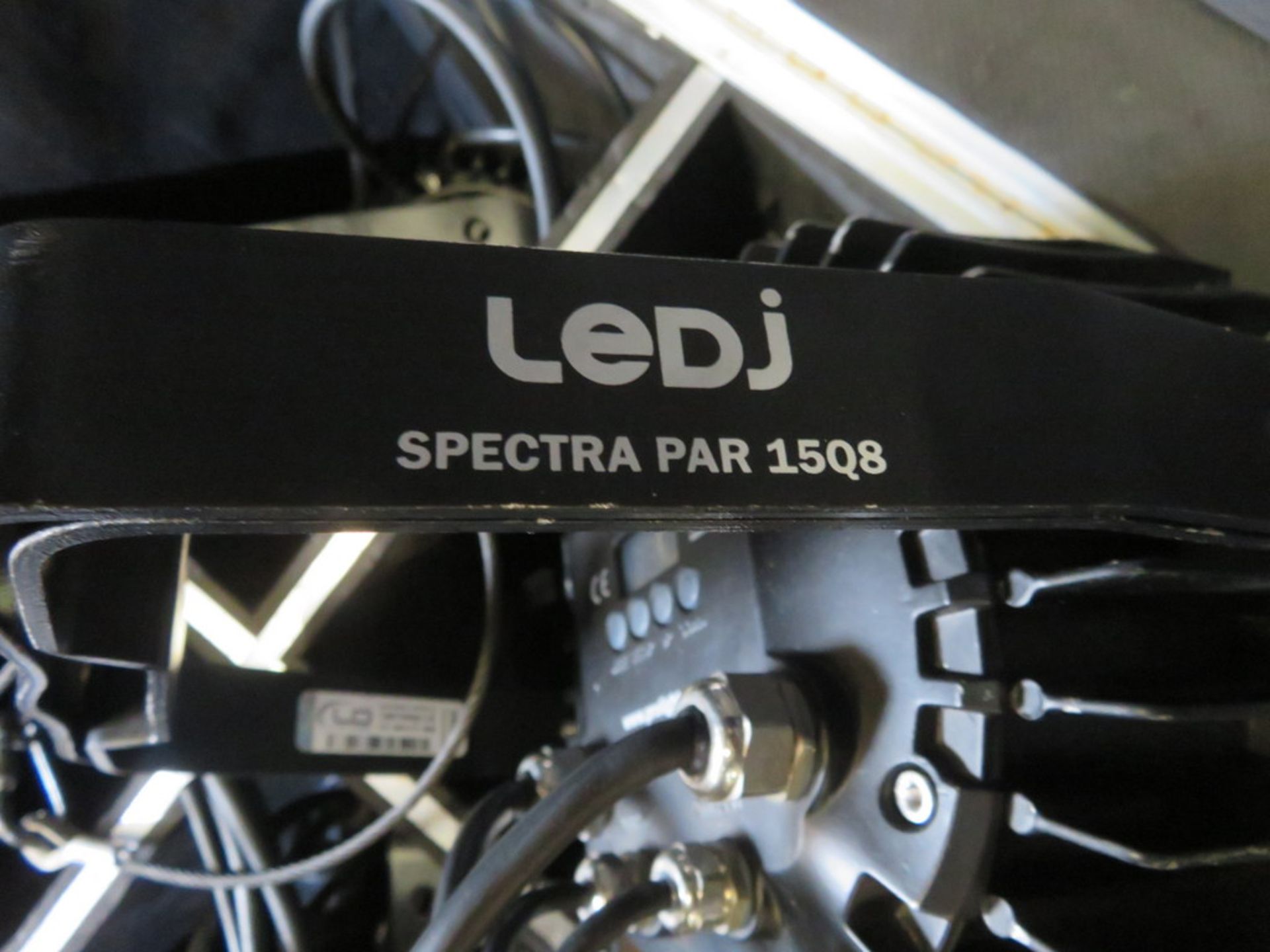 8x LEDJ Spectra Par 15Q8 in 8 way flightcase - Image 7 of 7