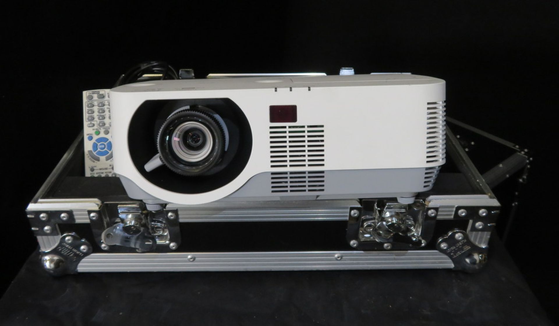 NEC DLP P502H Projector with flight case. Lamp type NP39LP