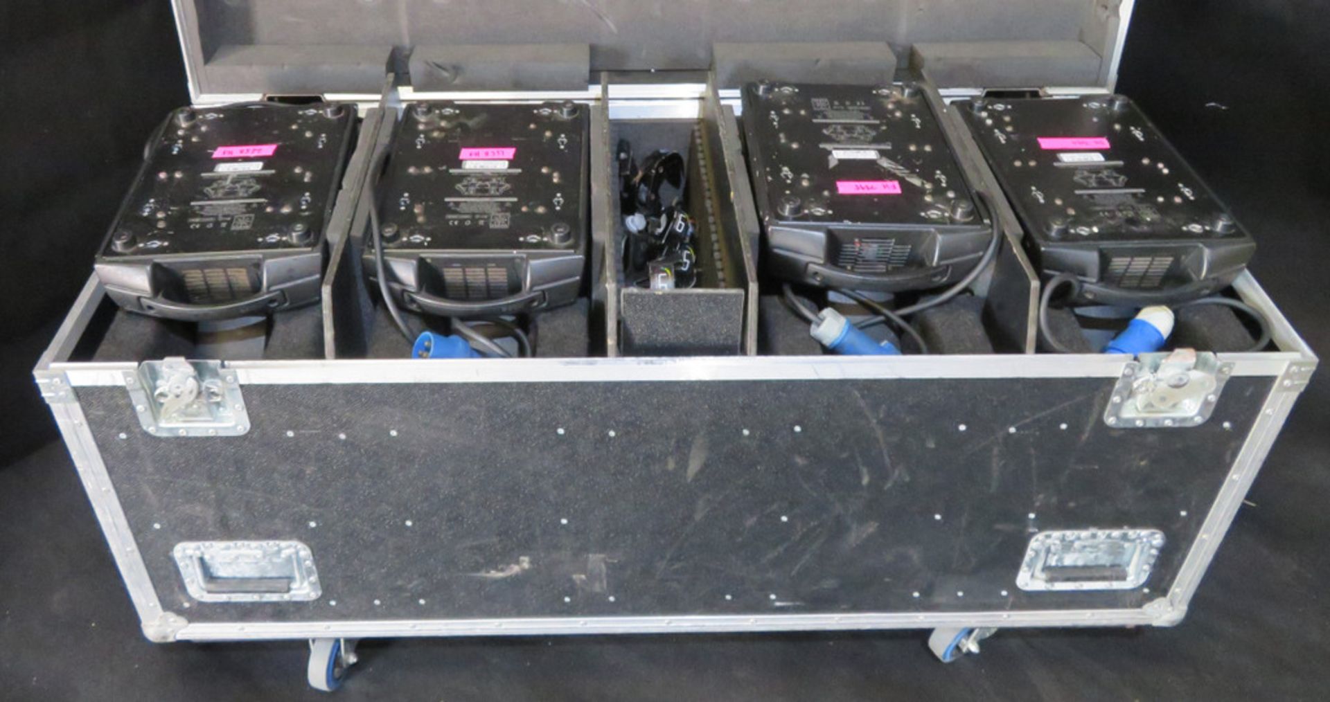 4x Robe Robin 1200 LED wash in 4 way flightcase - Image 8 of 10