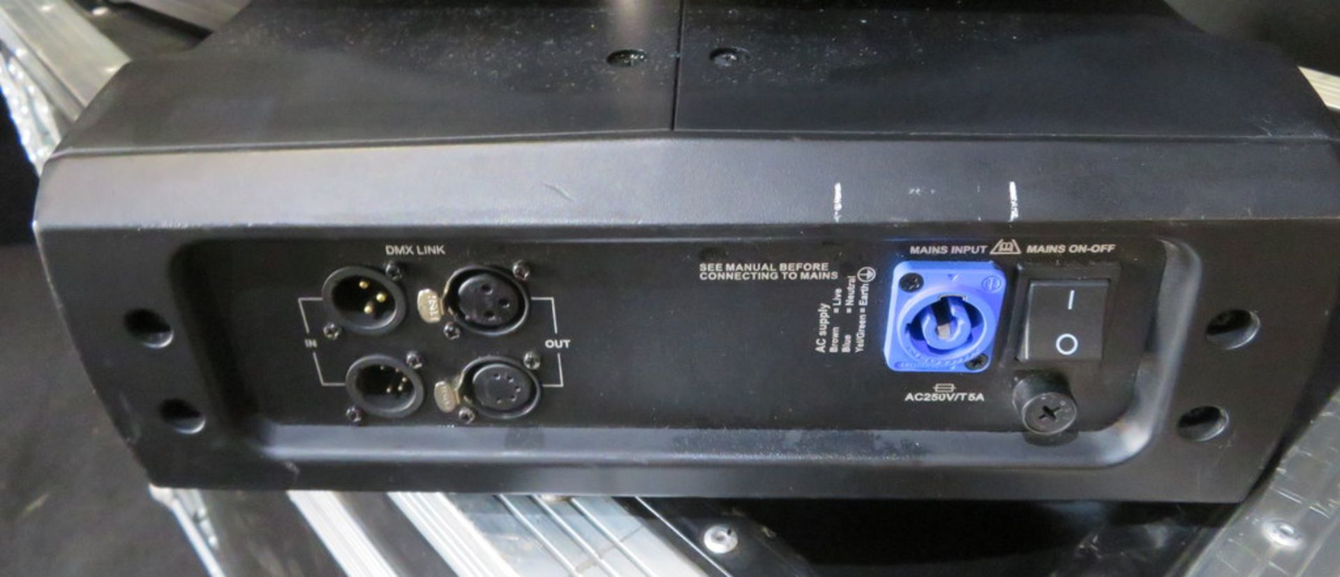 2x Martin Rush MH3 beam in twin flightcase - Image 5 of 8