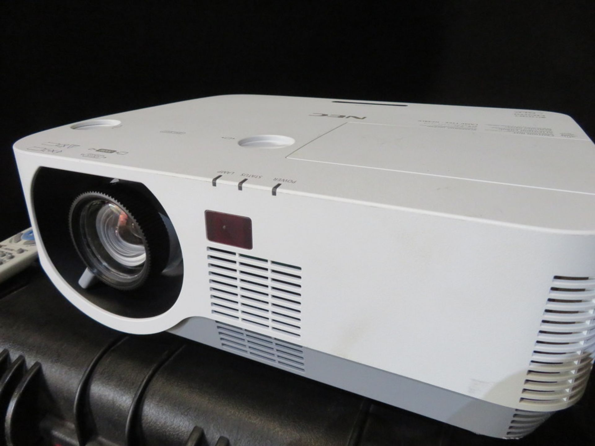 NEC DLP P502H Projector with Peli type case. Lamp type NP39LP - Image 4 of 9