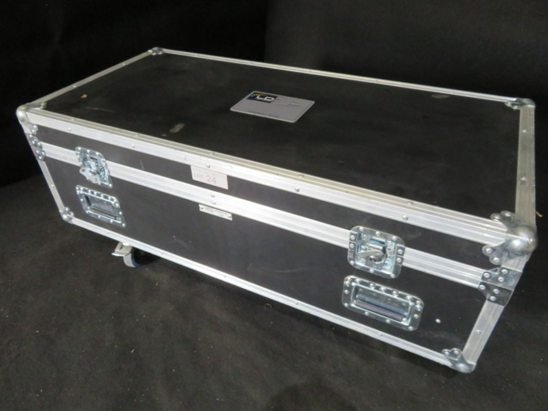 6x Showtec Sunstrip Active in 8 way 5 star flightcase. - Image 8 of 9