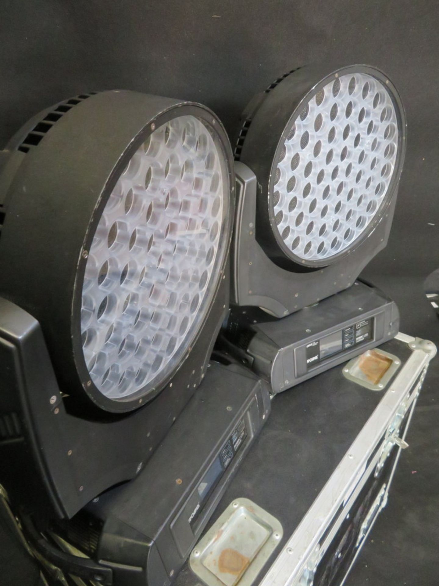 2x Robe Robin 1200 LED wash in 2 way flightcase - Image 3 of 9