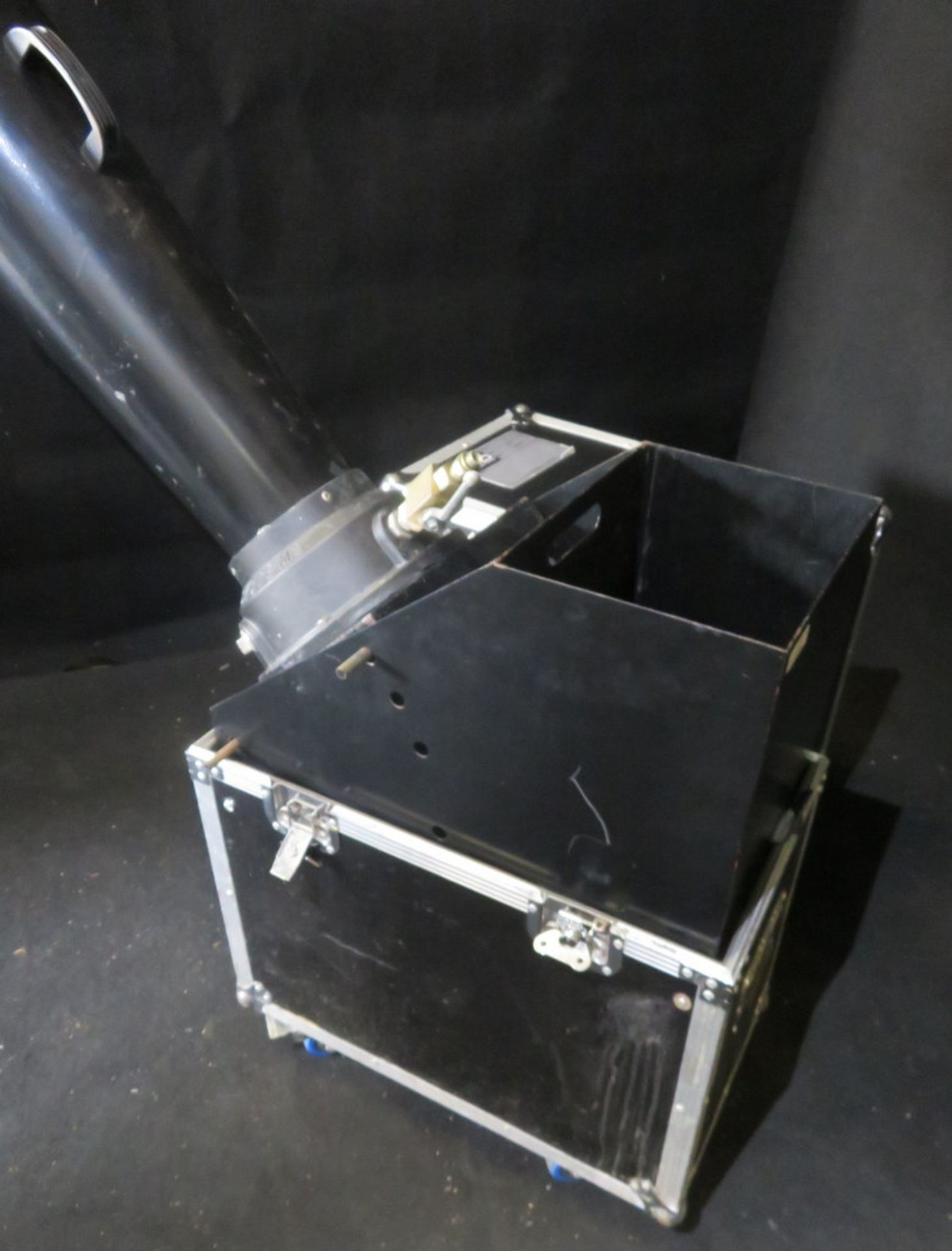 CO2 Confetti Cannon with Flight Case - Image 3 of 9