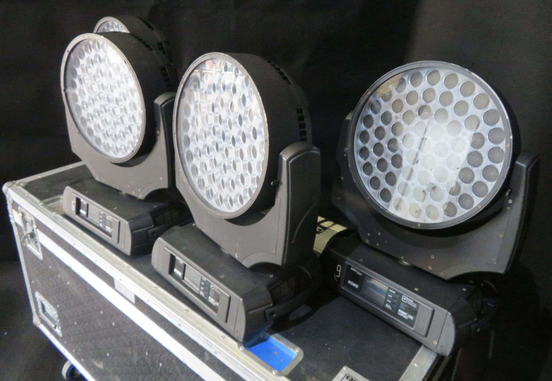4x Robe Robin 1200 LED wash in 4 way flightcase - Image 3 of 10