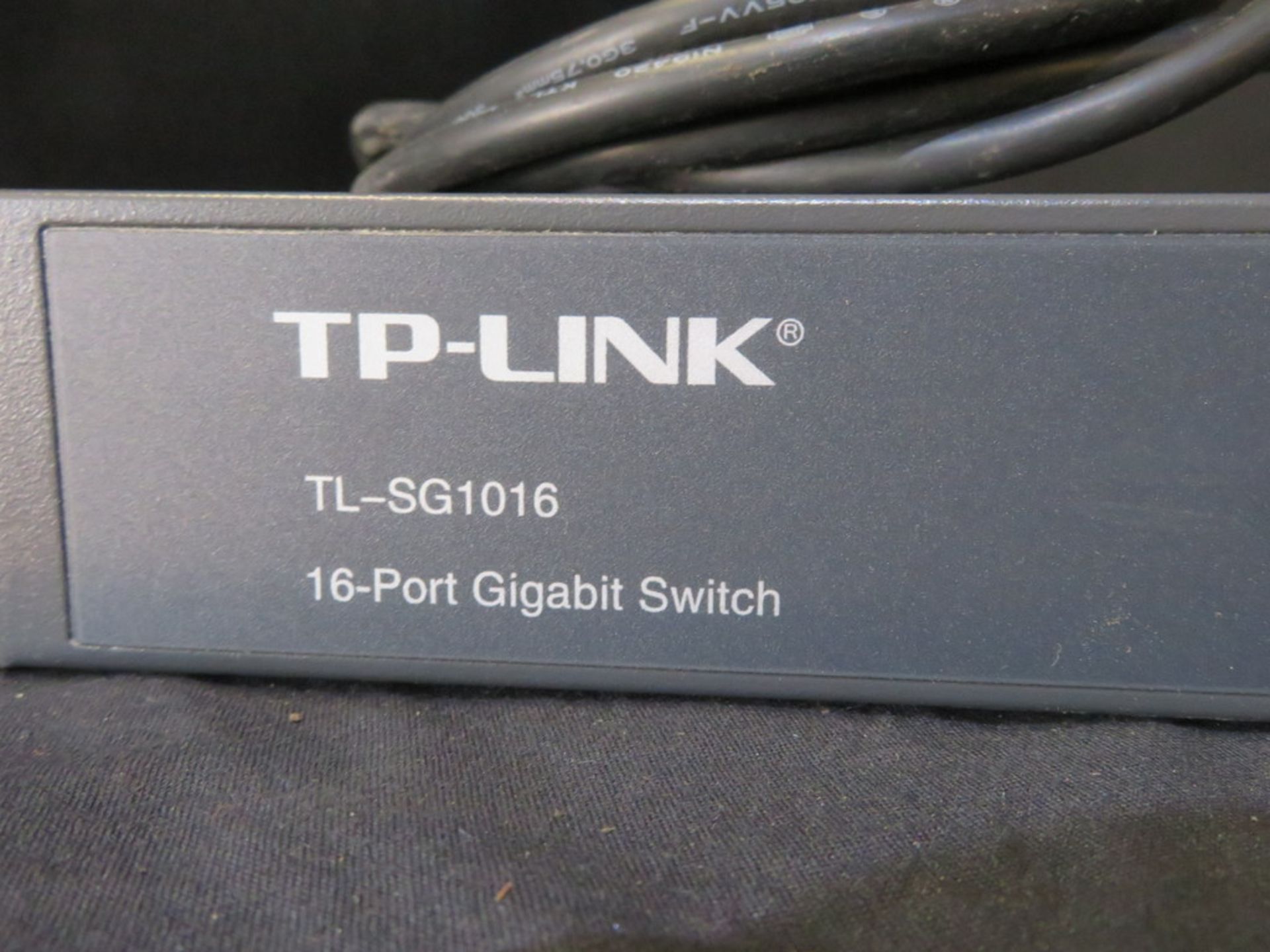 TP-Link TL-SG1016 16-port gigabit switch - Image 3 of 5