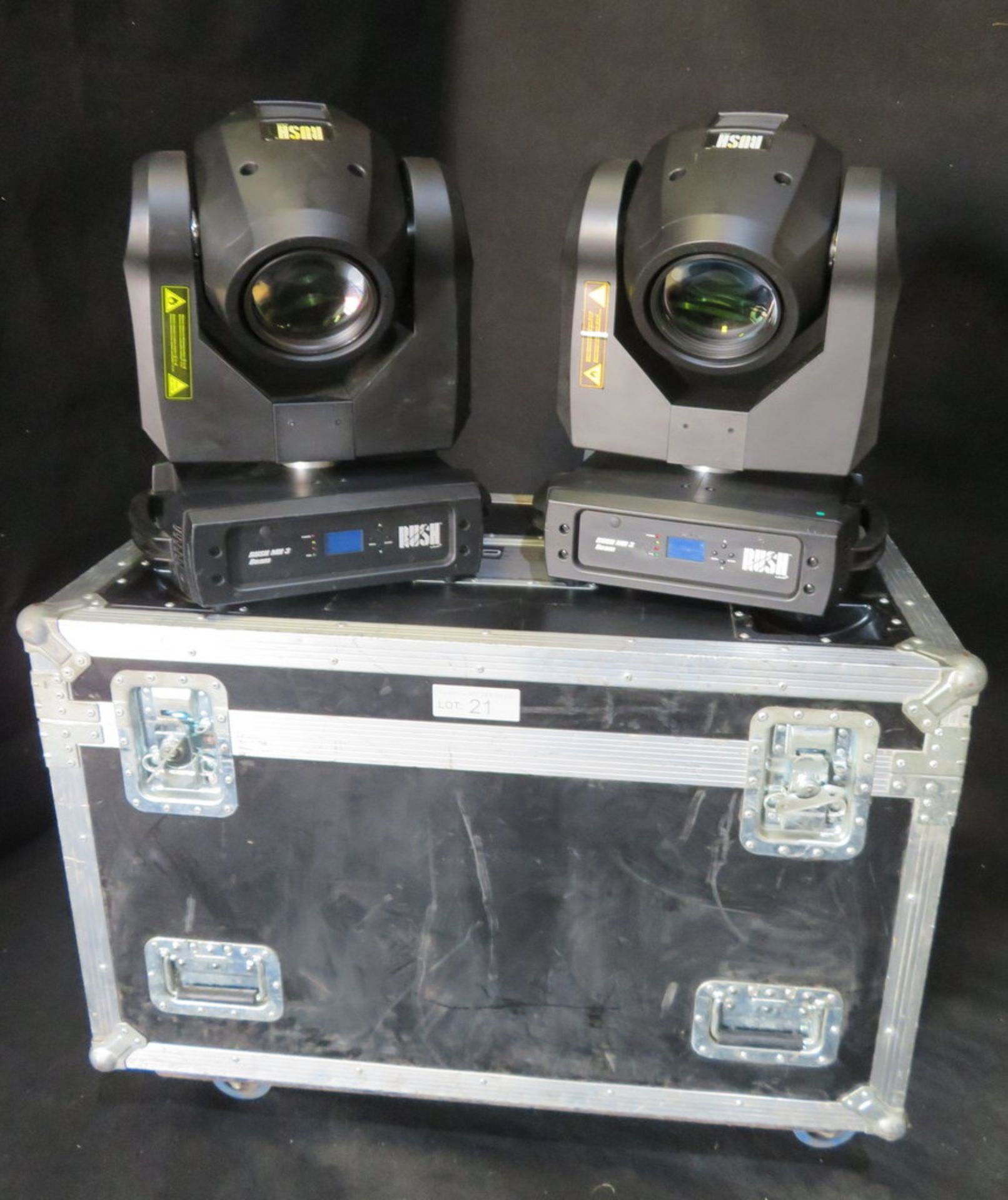 2x Martin Rush MH3 beam in twin flightcase