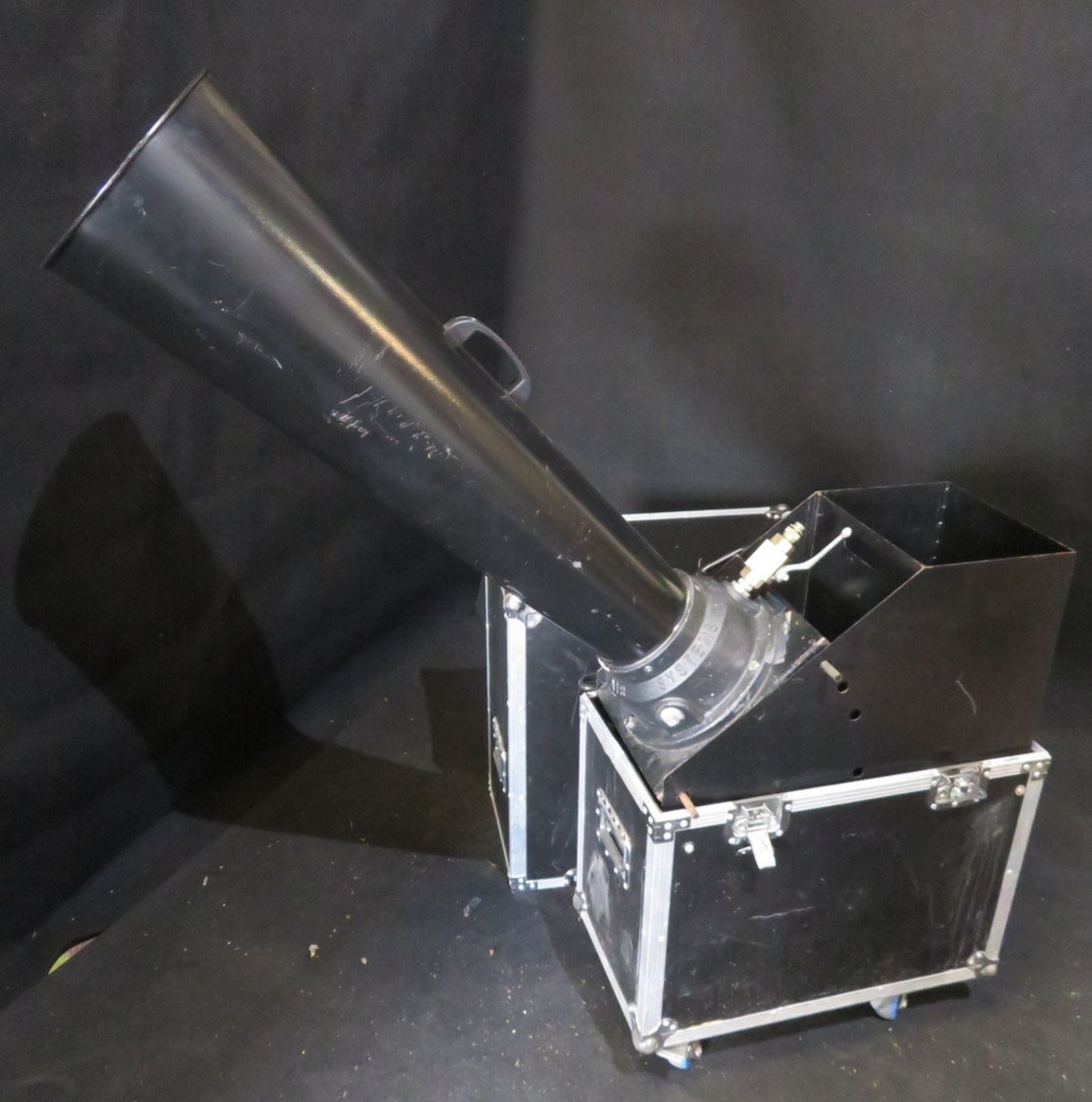 CO2 Confetti Cannon with Flight Case - Image 2 of 9