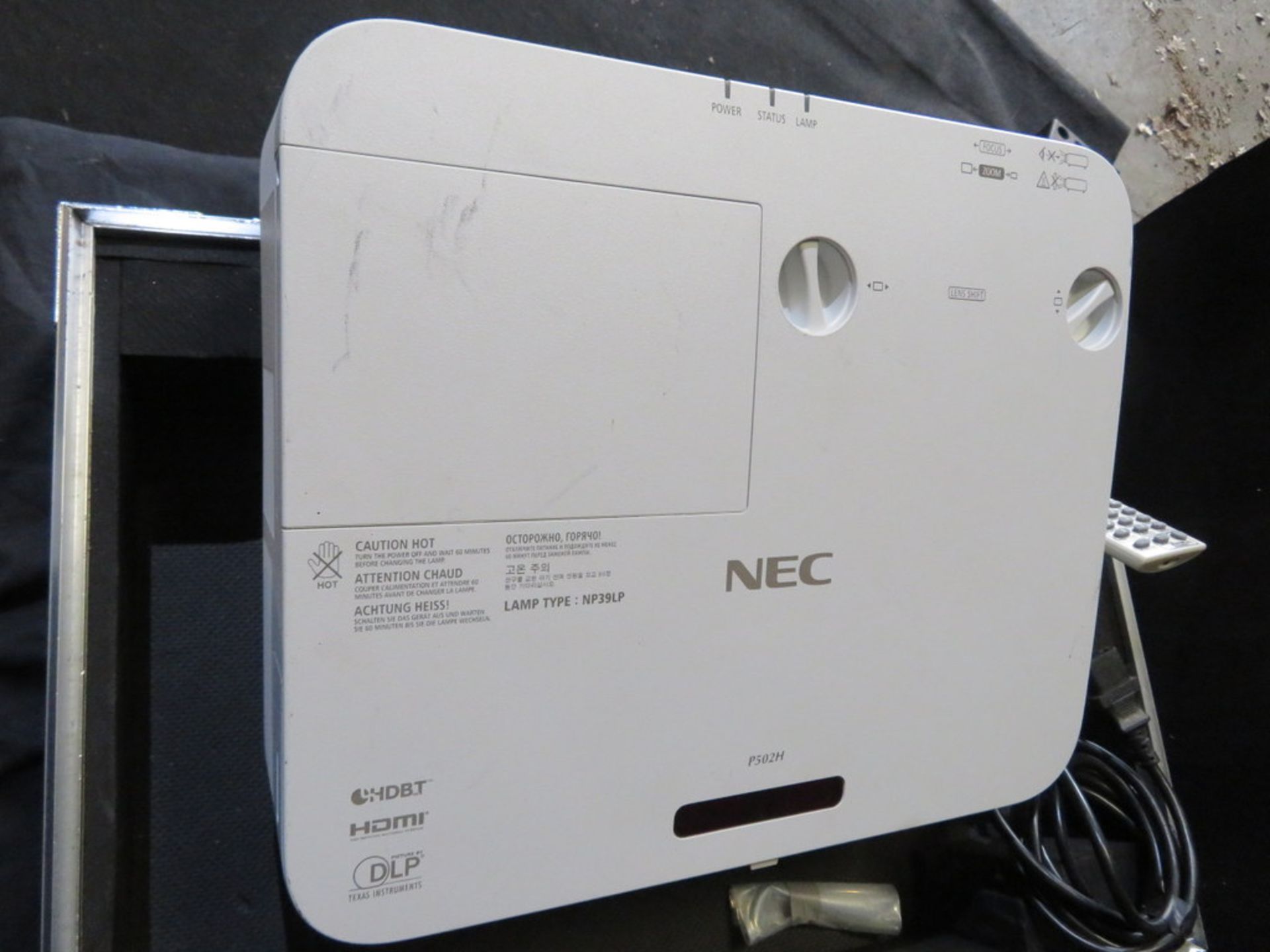 NEC DLP P502H Projector with flight case. Lamp type NP39LP - Image 4 of 8