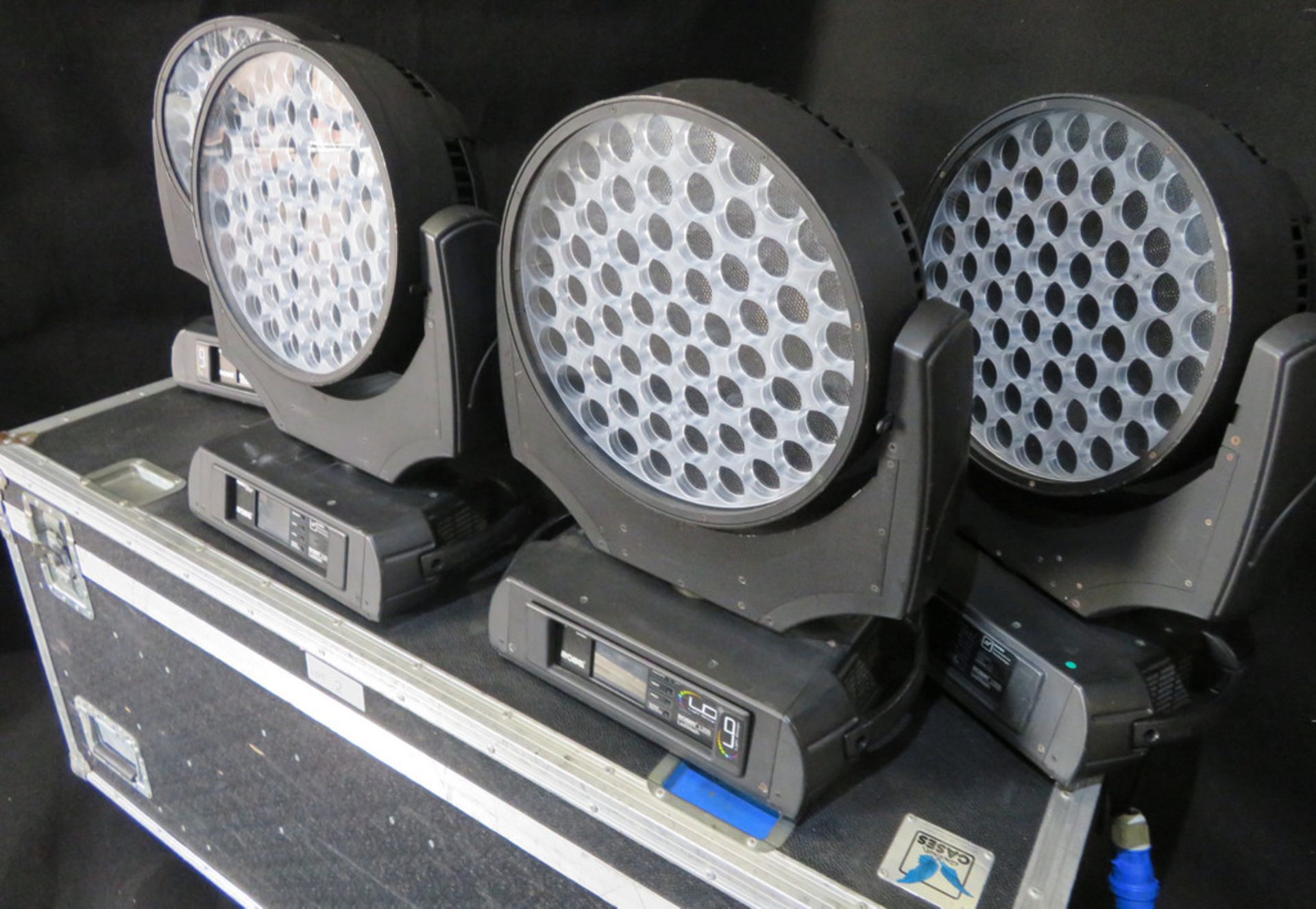 4x Robe Robin 1200 LED wash in 4 way flightcase - Image 3 of 10