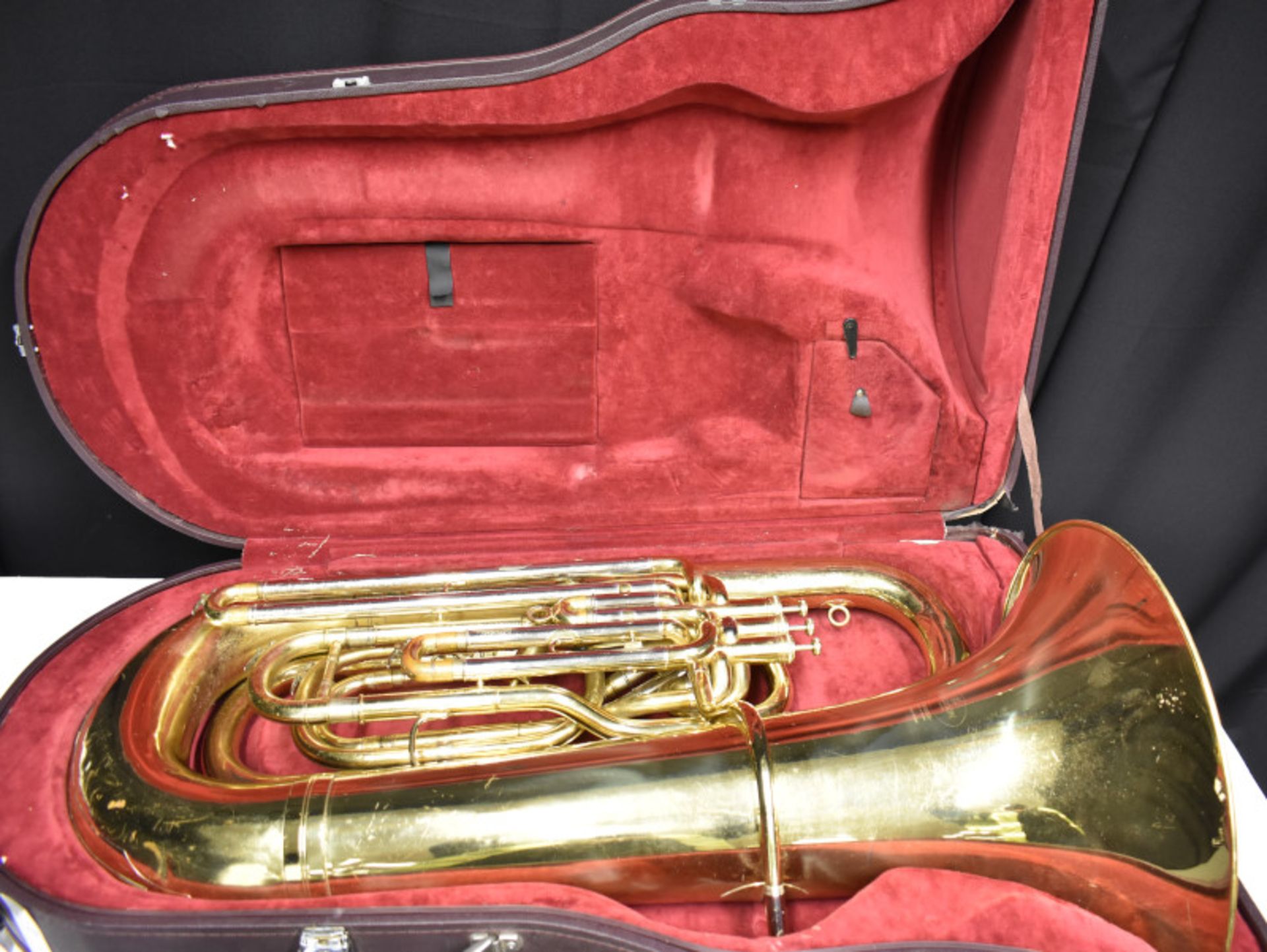 Besson Sovereign BE994 Tuba in Besson Case (case damaged no wheels) - Serial No. 883092 - - Image 2 of 21