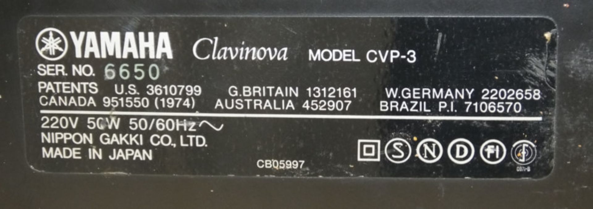 Yamaha CVP-3 Clavinova in flight case (2-pin plug) - Image 7 of 8