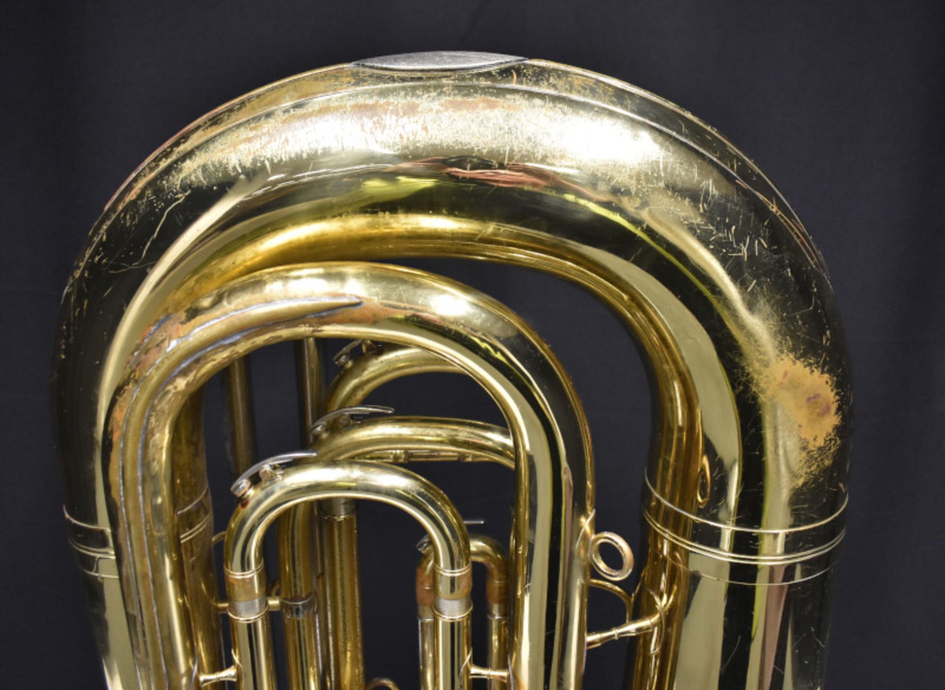 Besson Sovereign BE994 Tuba in Besson Case (case damaged no wheels) - Serial No. 883092 - - Image 9 of 21