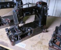 Union Special 51100 R Sewing Machine